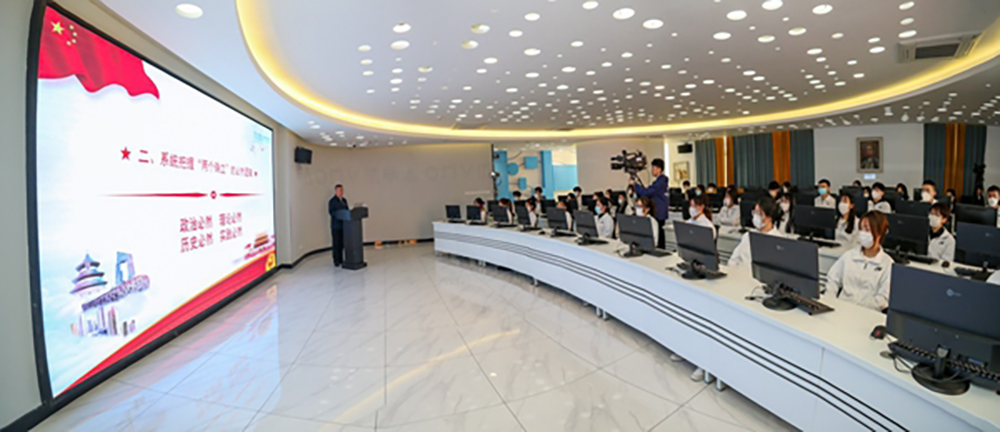 万象城allwincity官网+院长焦光纯为学生宣讲党的二十大精神.jpg 万象城allwincity官网+院长焦光纯为学生宣讲党的二十大精神.jpg