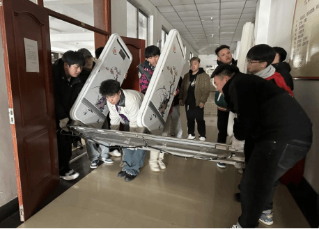 我院组织开展“弘扬雷锋精神 绽放青春风采”系列志愿活动 新闻(1)1062.png