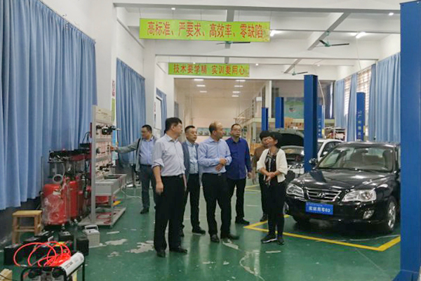 我院党委书记康忠宝一行赴广东农工商职业技术学院交流学习