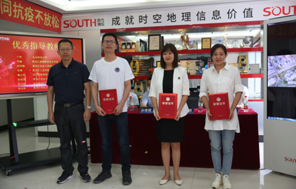 ä¿¡æ¯å·¥ç¨ç³»å­¦å­å¨é»é¾æ±çå¤§å­¦çèæä»¿çæµå¾æè½å¤§èµä¸è·ä¼å¼æç»©