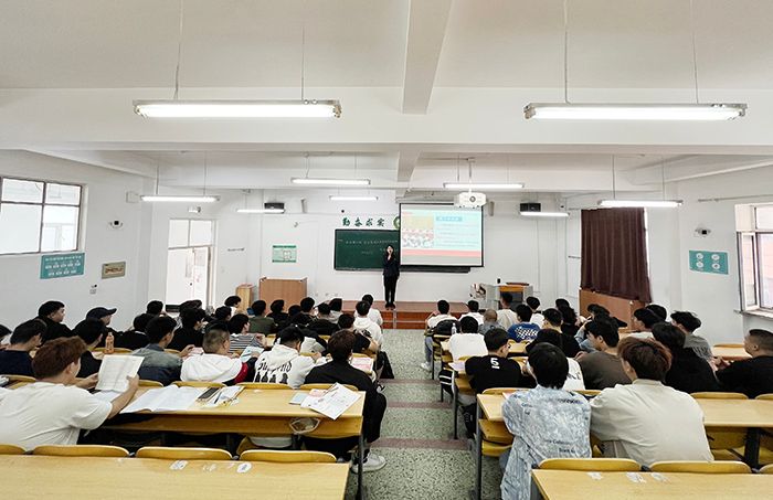 权宏.jpg 权宏.jpg