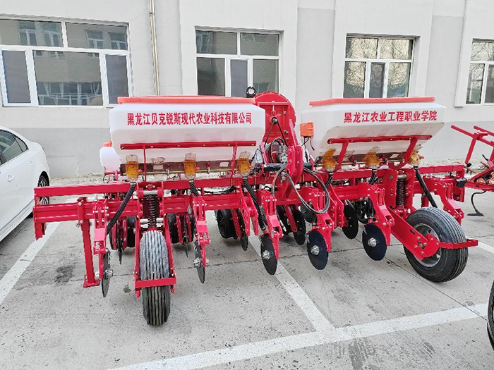 3（智能电驱动气吸式免耕播种机样机“良耧一号”）.png