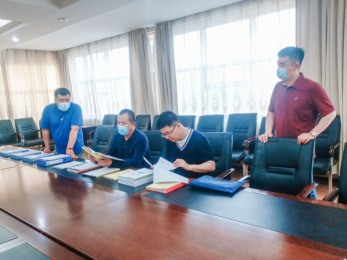 3查阅相关材料.jpg 3查阅相关材料.jpg