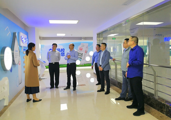 我院党委书记康忠宝一行赴广东农工商职业技术学院交流学习