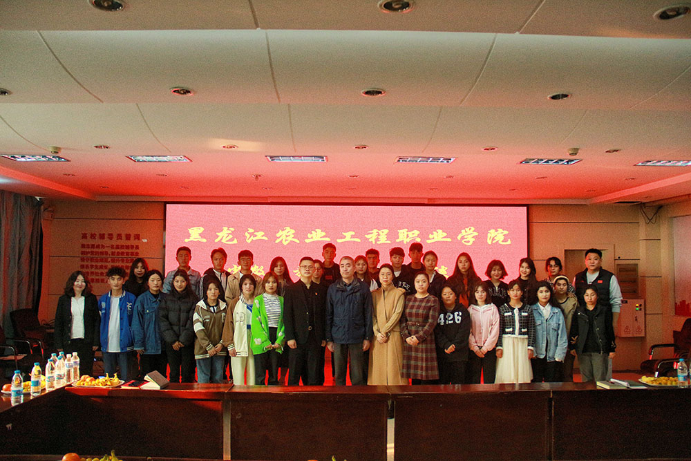 4师生合影留念 拷贝.jpg