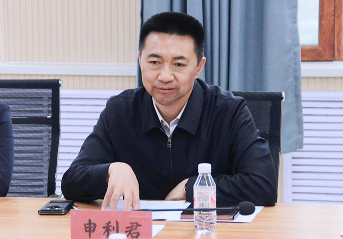 龙江县委常委、组织部部长申利君发言.jpg 龙江县委常委、组织部部长申利君发言.jpg