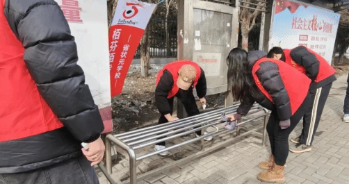 我院组织开展“弘扬雷锋精神 绽放青春风采”系列志愿活动 新闻(1)569.png