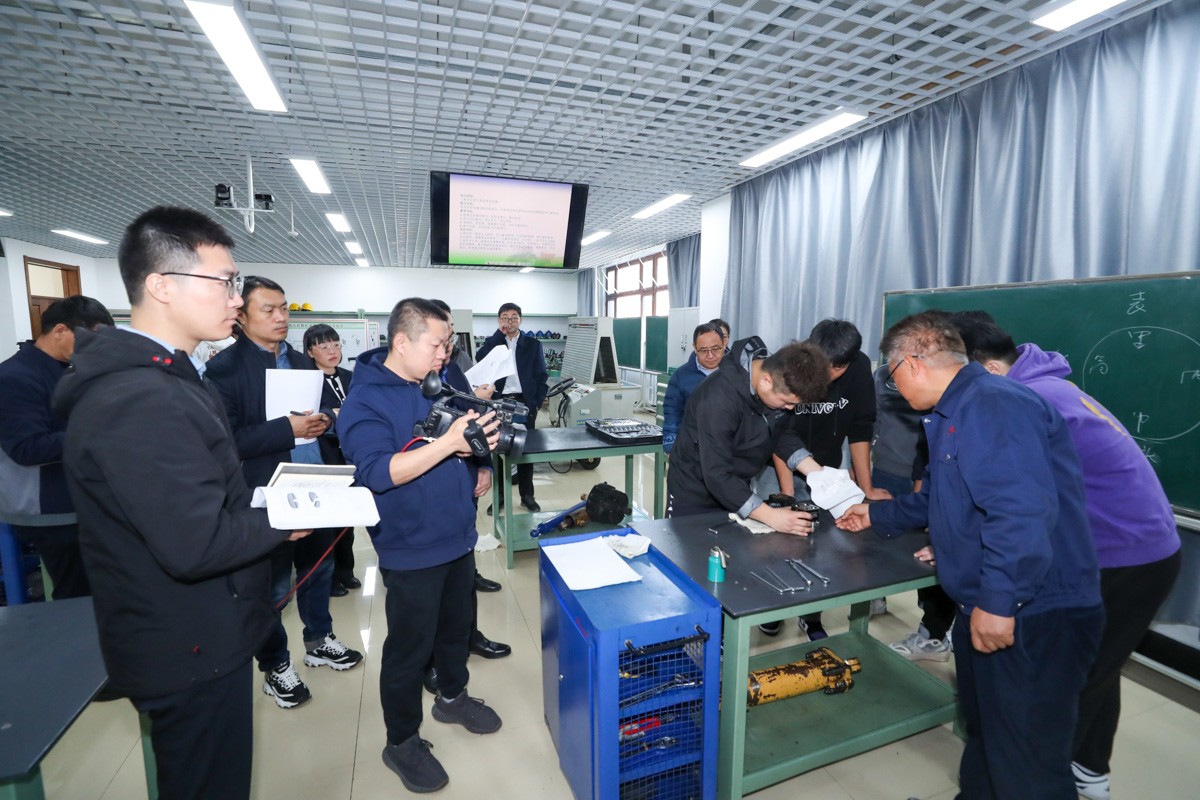 B11I1691.jpg B11I1691.jpg