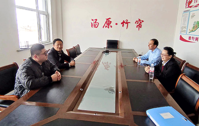 座谈交流.jpg 座谈交流.jpg