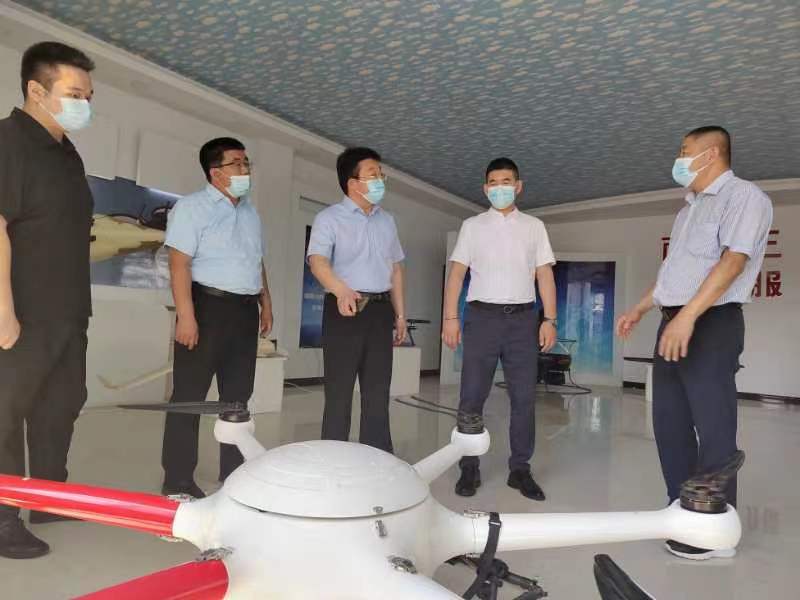 6参观通河县职教中心实训基地.jpg 6参观通河县职教中心实训基地.jpg