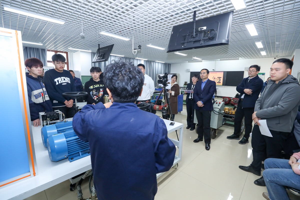 B11I1640.jpg B11I1640.jpg