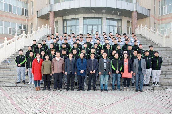 吉利控股集团校企合作（现代学徒制）共同体成立大会暨“成蝶计划”签约仪式在我院隆重举行