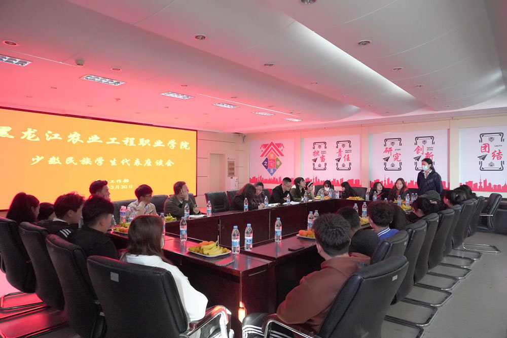 1座谈会现场 拷贝.jpg