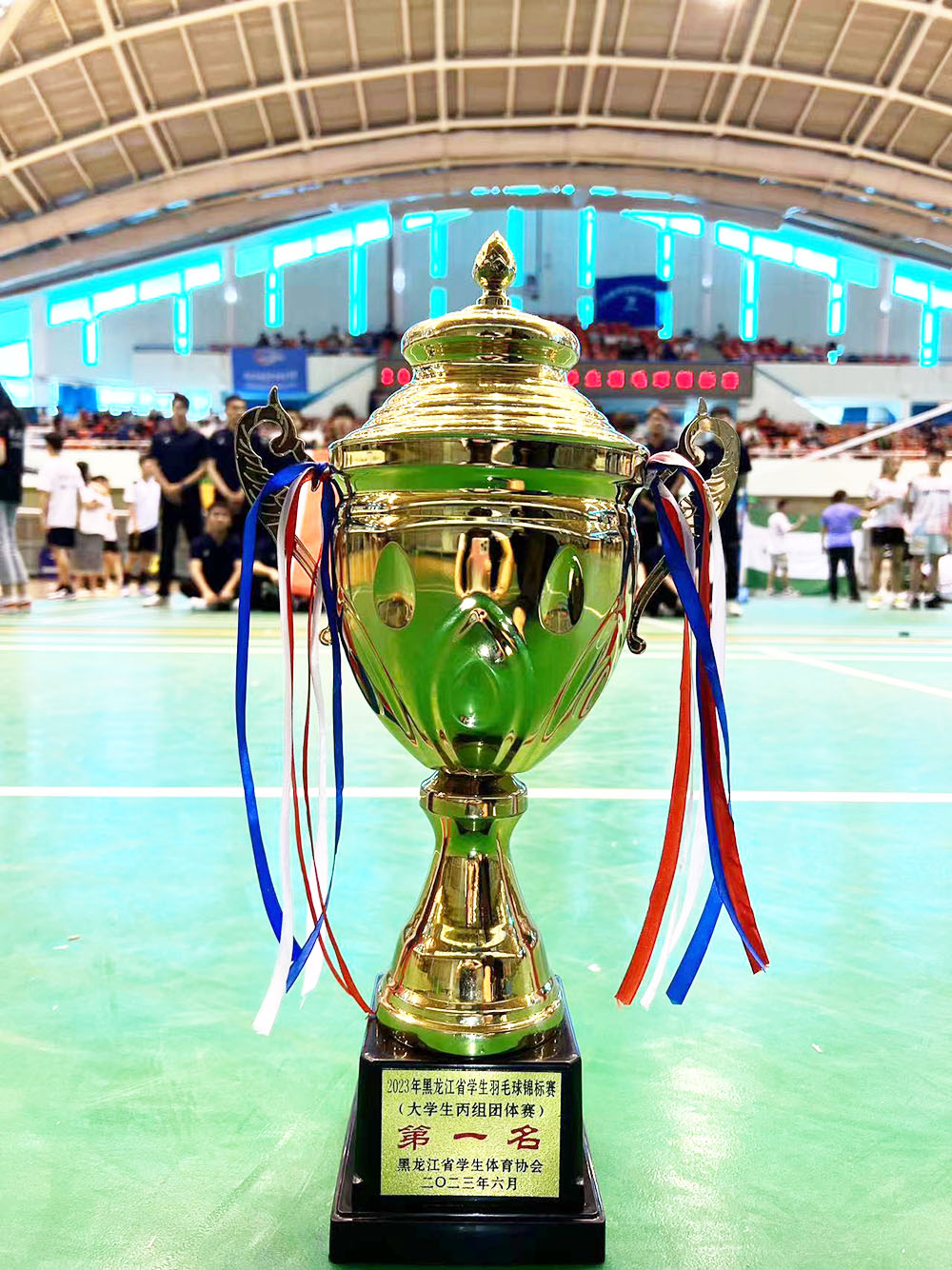 团体第一名奖杯.jpg